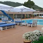 Hotel Complejo Turistico La Pinada 2*